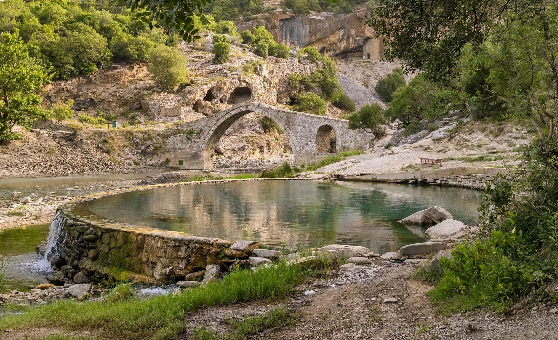برنامج 5 أيام يجمع تيرانا، شكودرا، وثيث